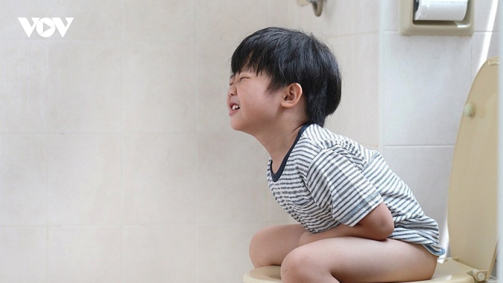 Những dấu hiệu cảnh báo trẻ đang bị thiếu nước