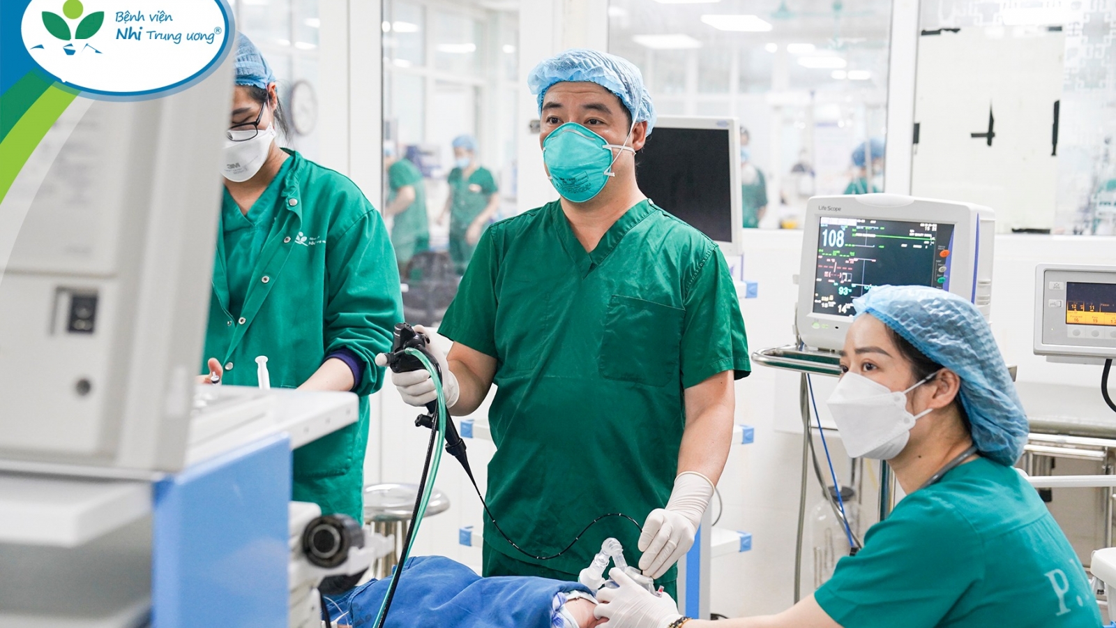 Bệnh viện tiếp nhận nhiều trẻ bị tai nạn, ngộ độc trong 4 ngày Tết