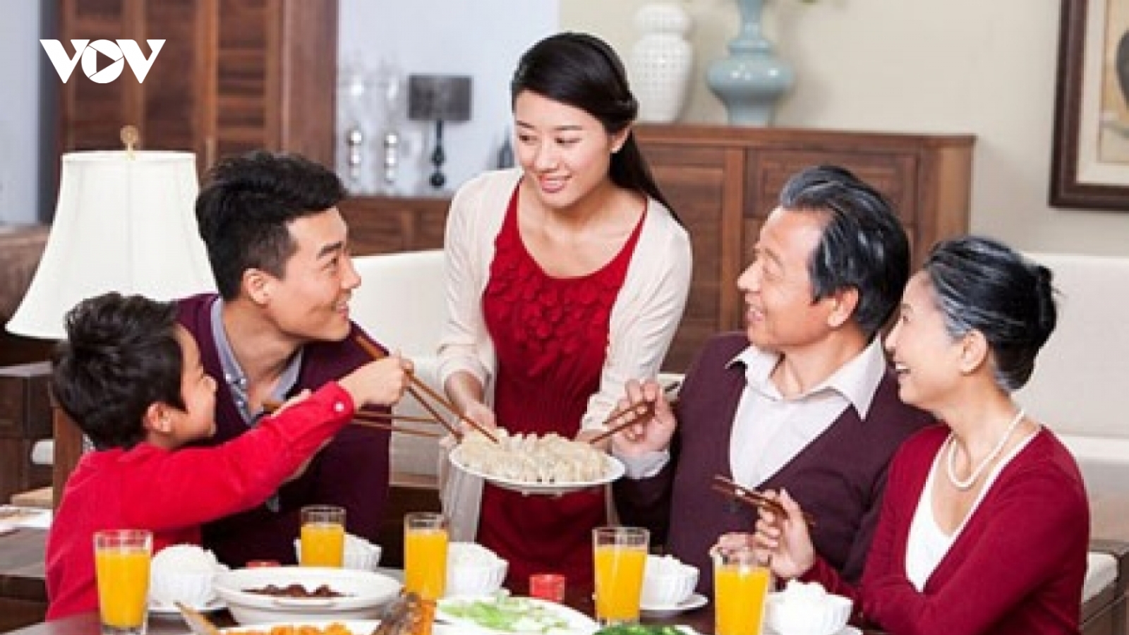 Nặng gánh nhà chồng