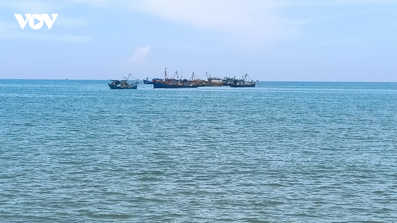 Vụ tàu cá bị chìm ở Bình Thuận: 1 người vẫn đang mất tích