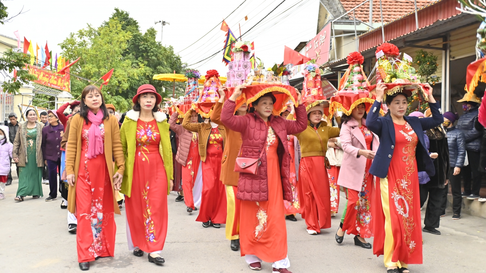 Về Quảng Yên xem lễ "rước người" độc đáo