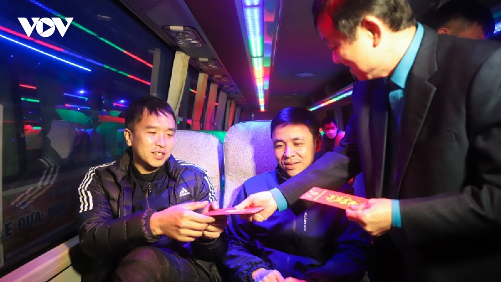 440 chuyến xe Xuân đưa thợ mỏ về quê ăn Tết