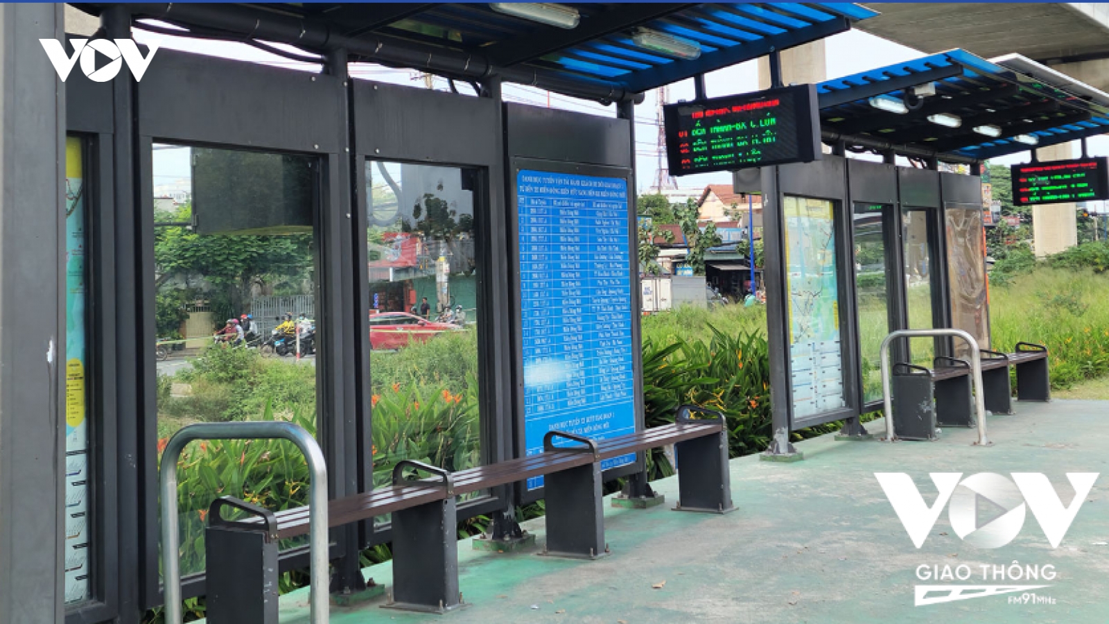 TP.HCM sửa chữa, thay mới gần 1.900 điểm dừng nhà chờ xe buýt