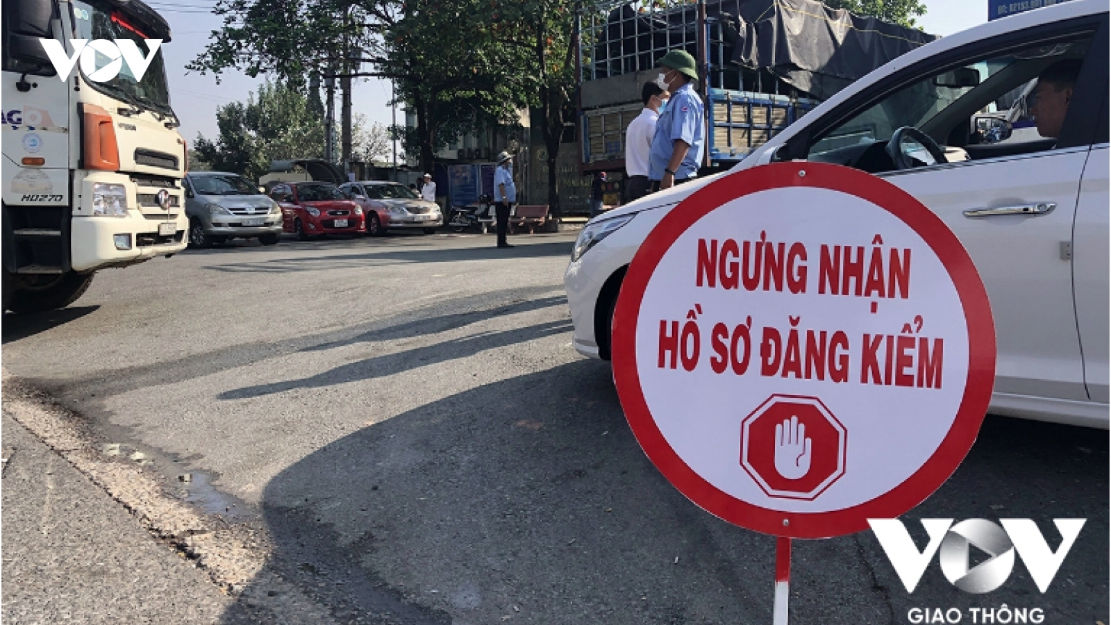 Quá tải đăng kiểm “lây lan” từ TP.HCM sang các địa phương lân cận