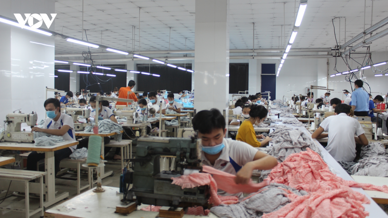 Cải thiện môi trường đầu tư kinh doanh, chú trọng phát triển kinh tế tư nhân