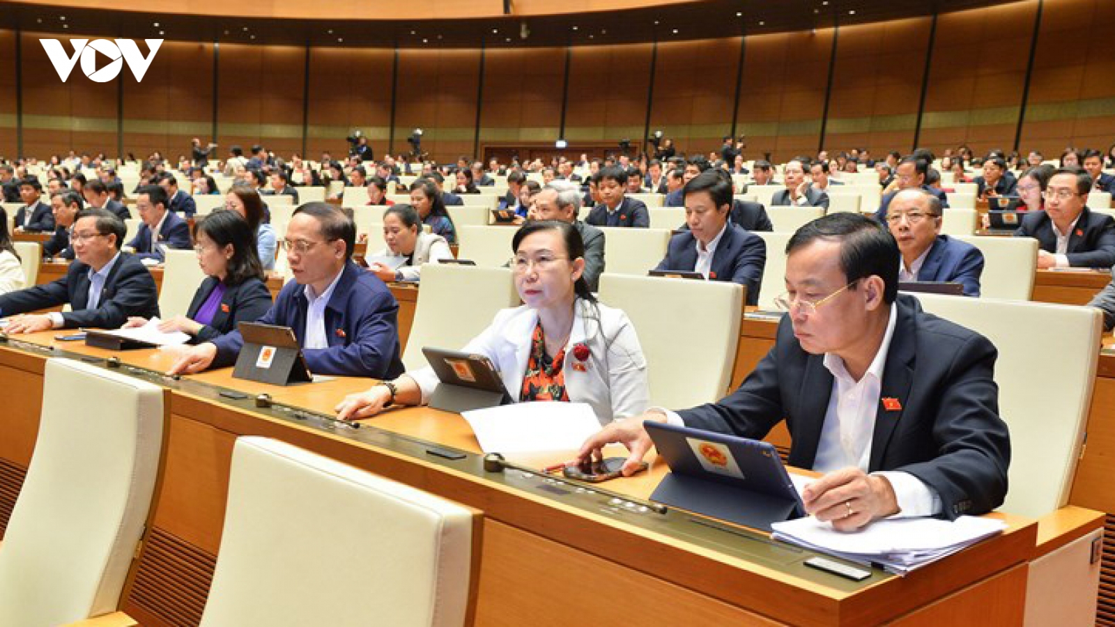 Kéo dài một số chính sách đặc thù phòng, chống dịch COVID-19