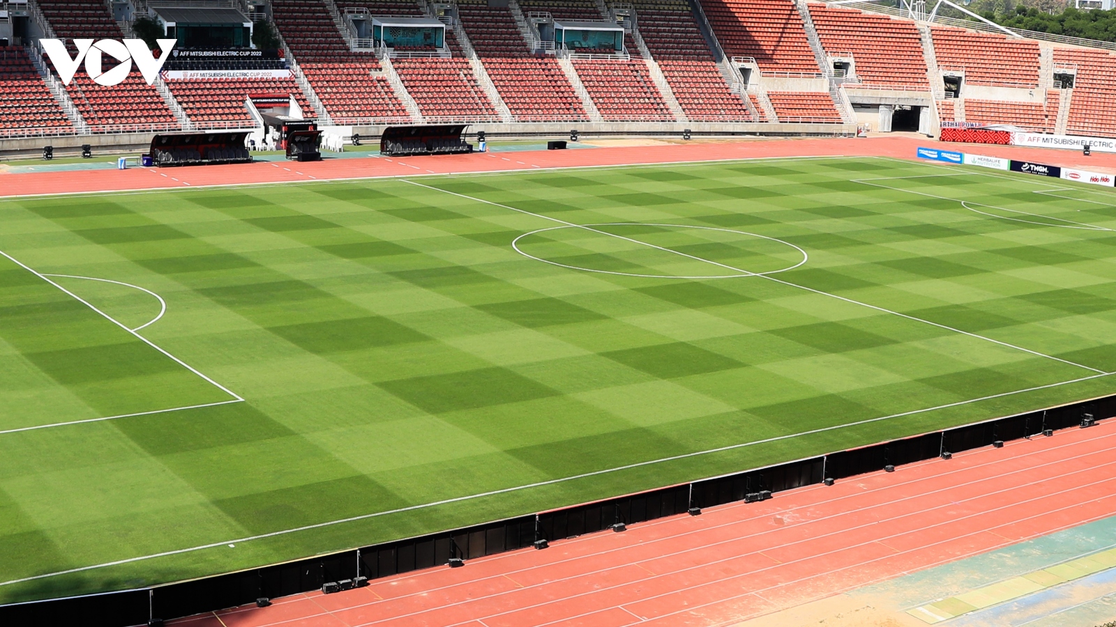 Sân đấu chung kết lượt về AFF Cup 2022: Mặt cỏ xanh mượt nhưng ghế ngồi xuống cấp