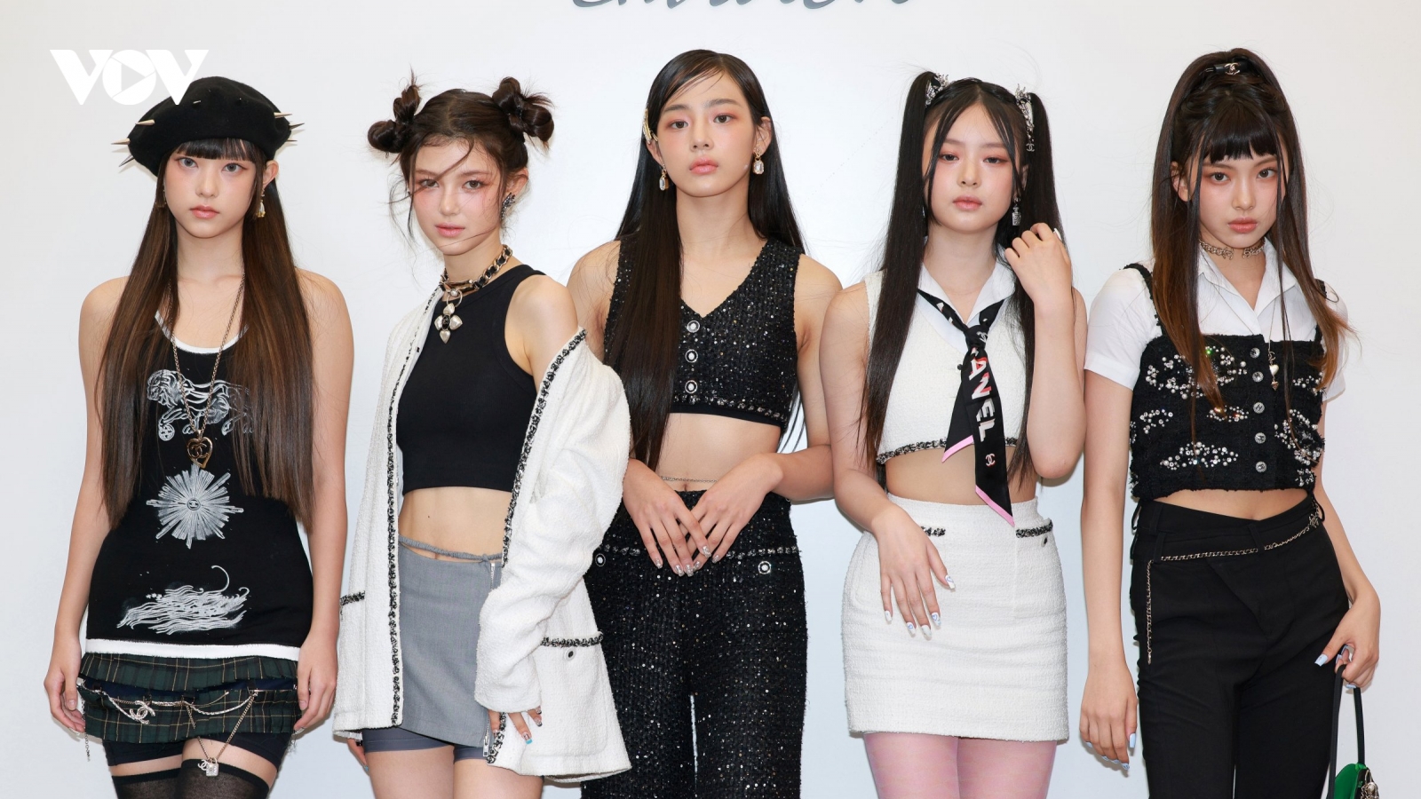5 nhóm nhạc tân binh K-pop làm rung chuyển thế giới thời trang