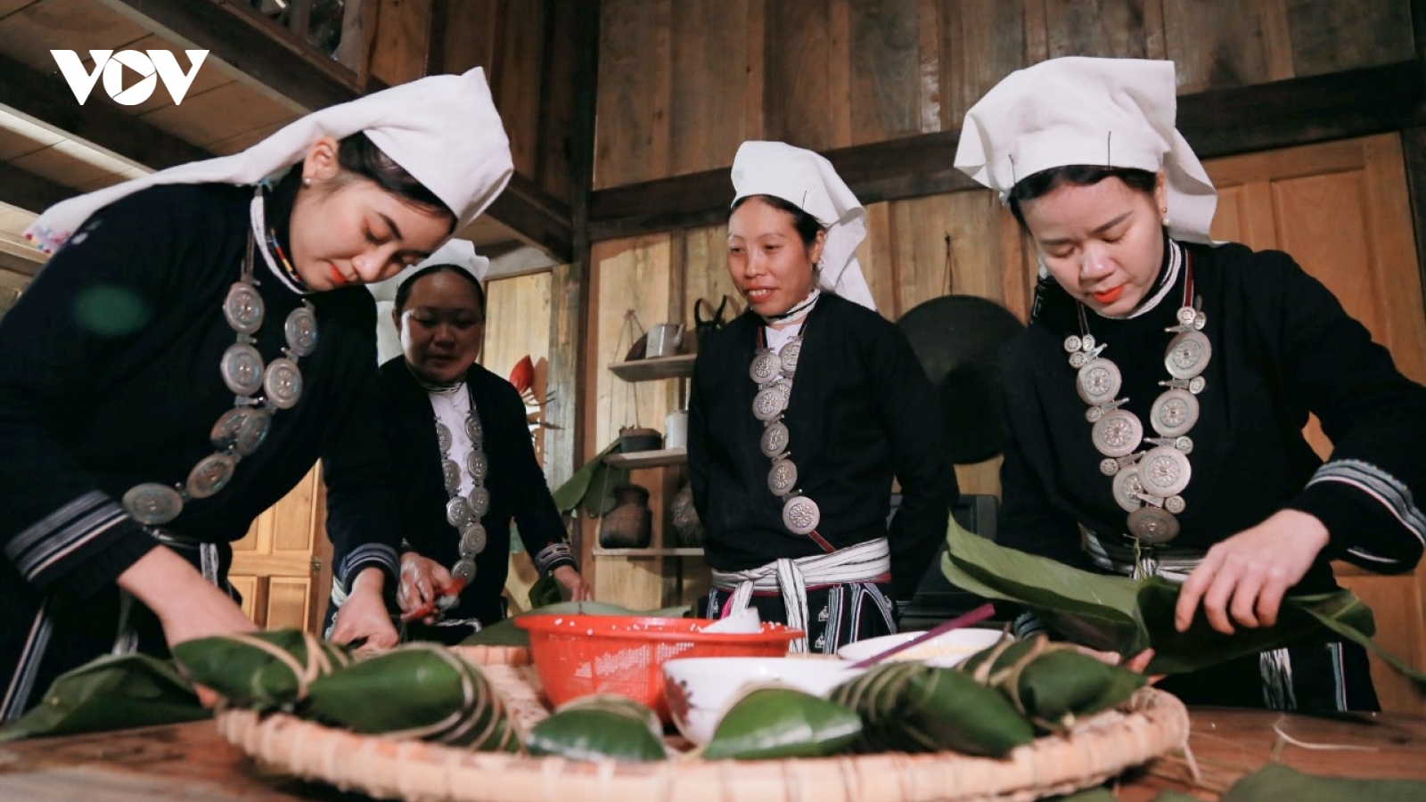 Rộn ràng đón Tết ở bản du lịch cộng đồng Hoài Khao