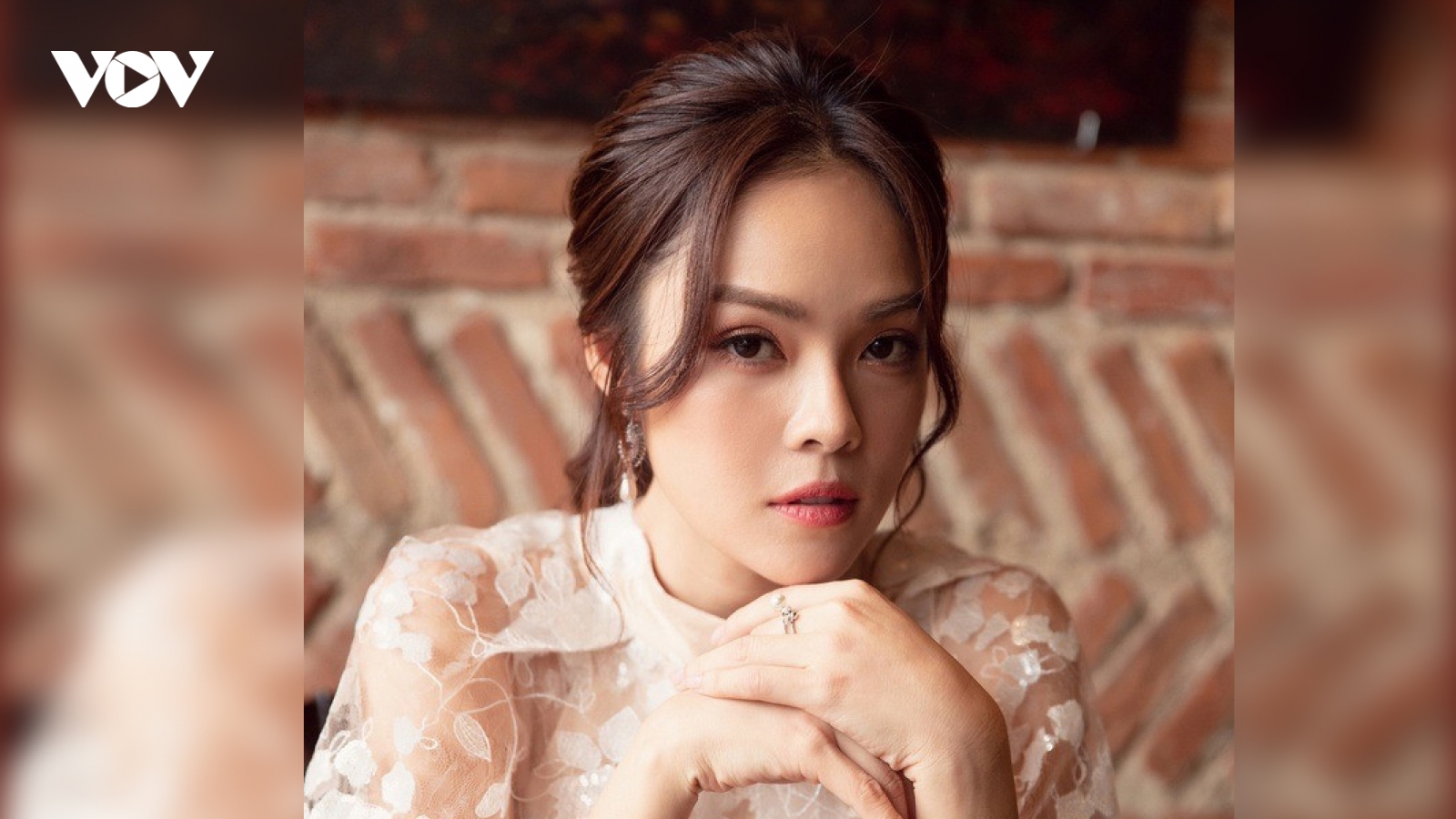 Chuyện showbiz: Dương Cẩm Lynh bán hết đồ hiệu sau ồn ào quỵt nợ