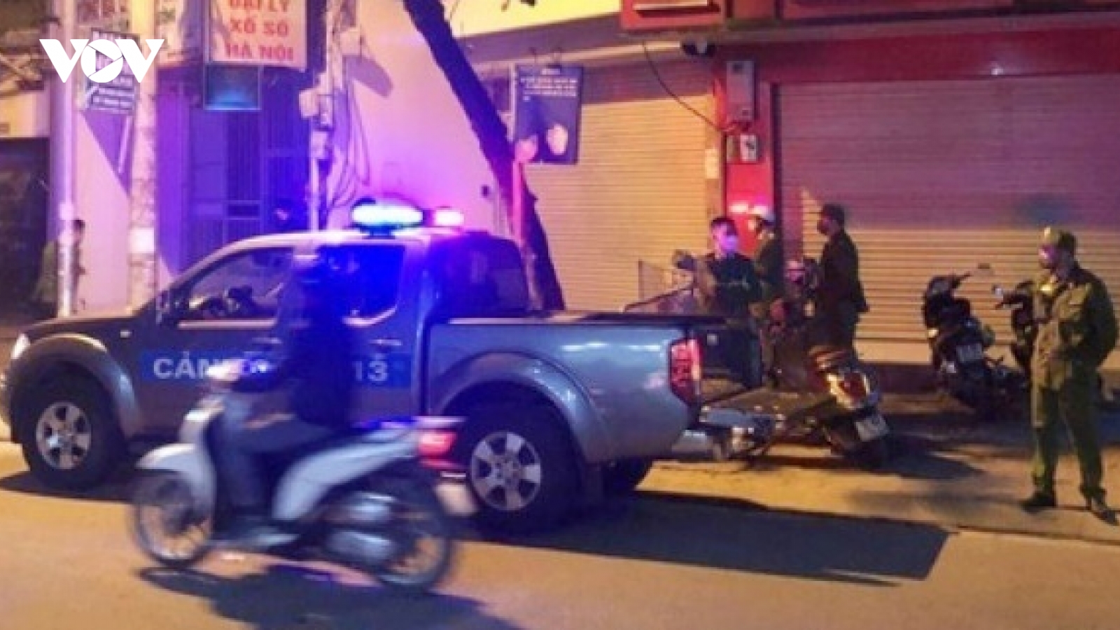 Truy bắt nghi phạm đâm chết cô gái trên phố ở Hà Nội