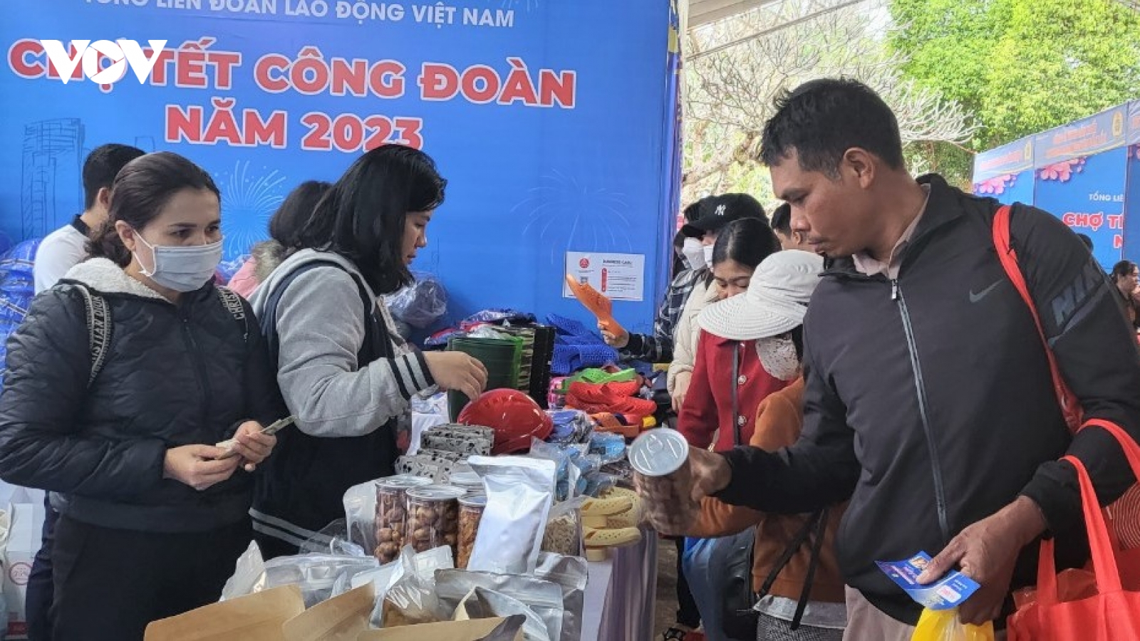 Chợ Tết Công đoàn – Mang hương xuân đến người lao động Đắk Lắk