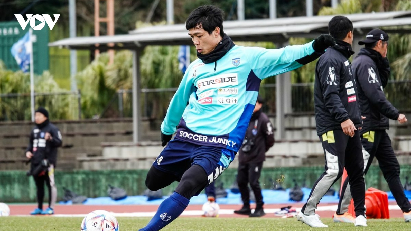 Công Phượng nhận lời khen từ thầy mới ở Yokohama FC
