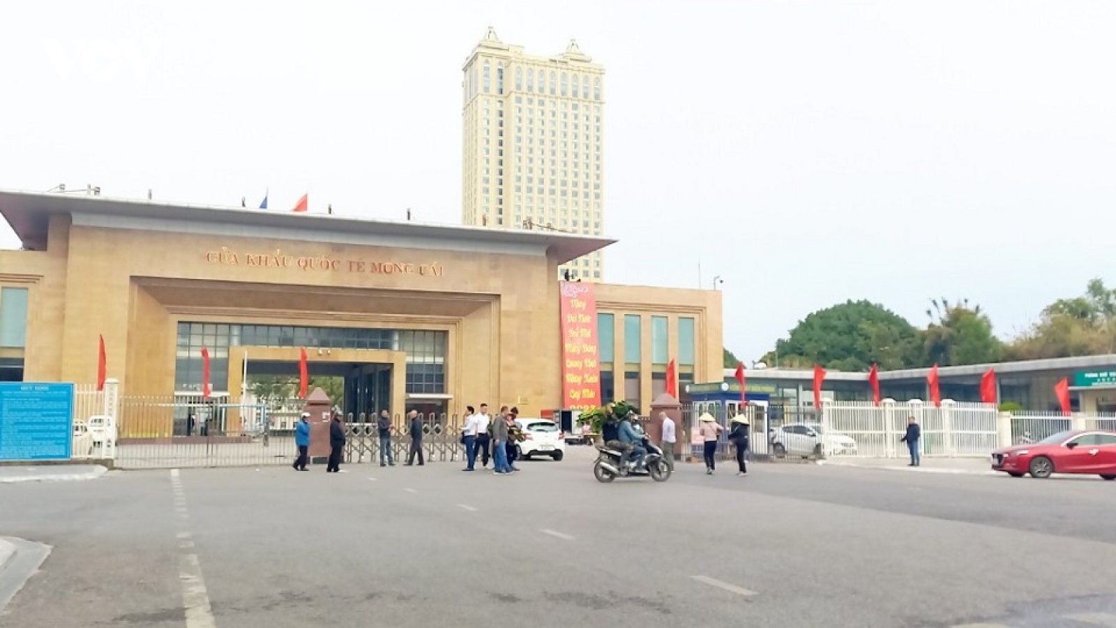 Chính thức khôi phục hoạt động xuất nhập cảnh tại cửa khẩu Bắc Luân I