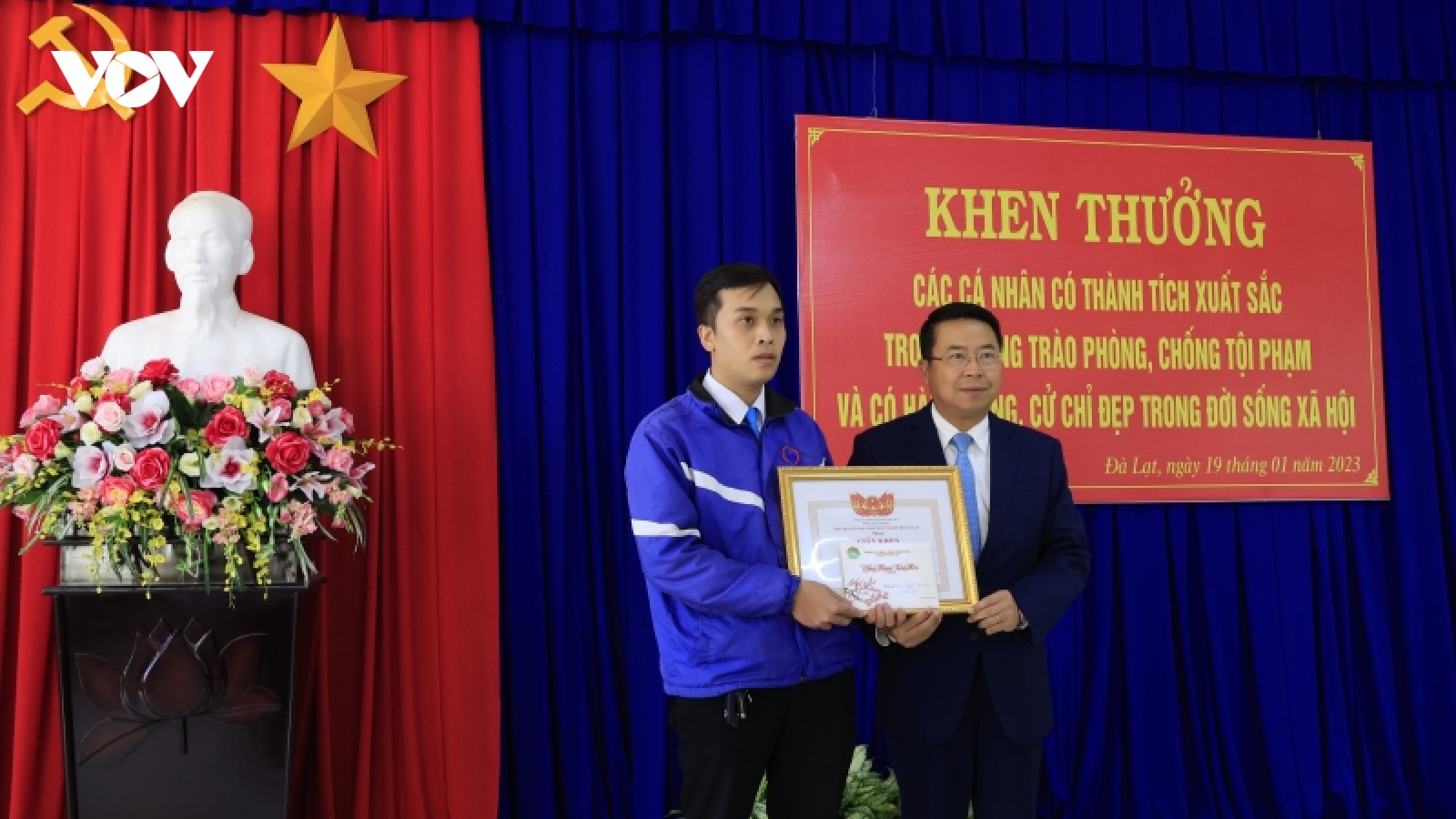 Đà Lạt khen thưởng tài xế trả lại 190 triệu đồng khách đánh rơi