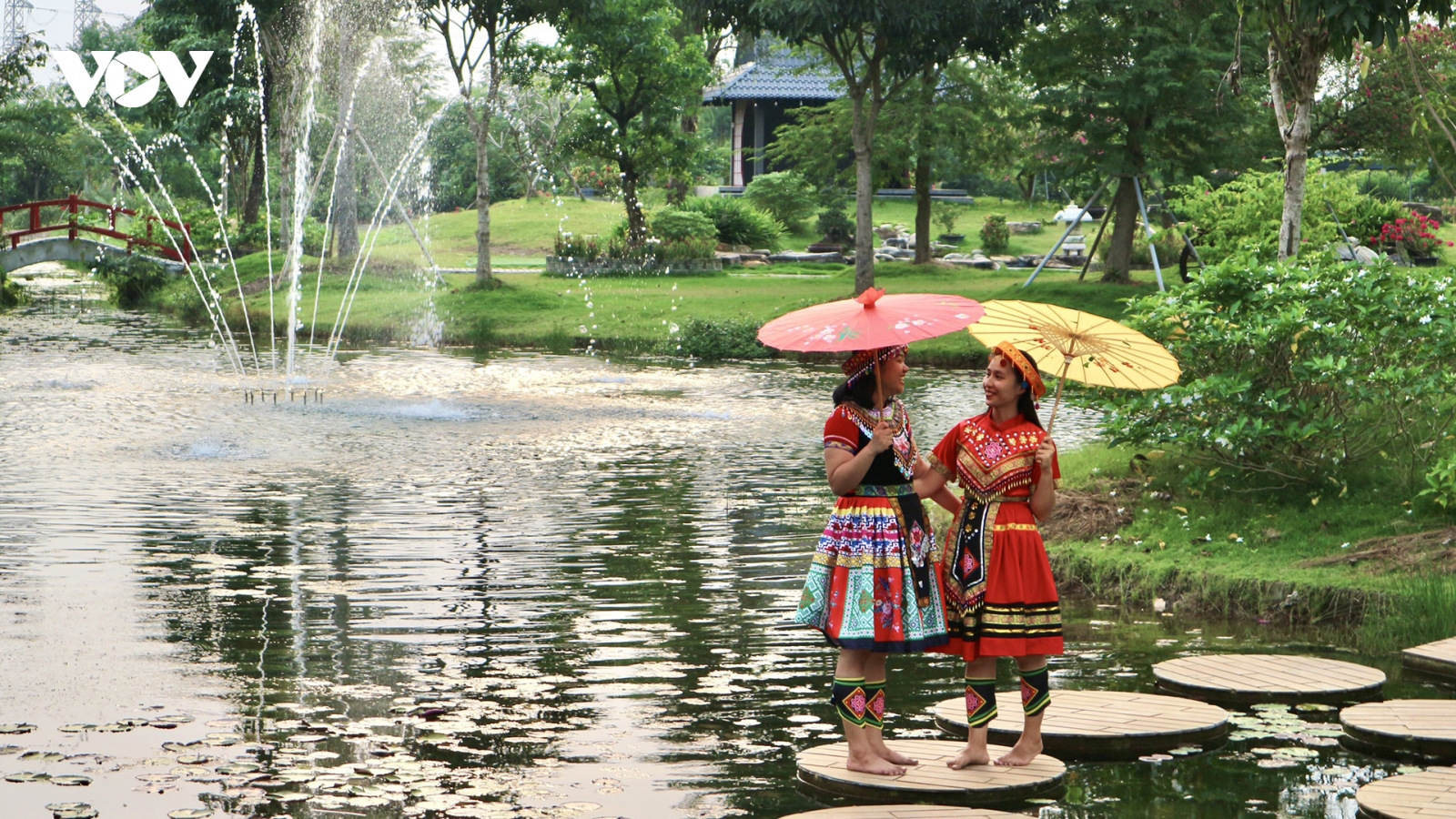 Du lịch sông nước Long An đón Tết