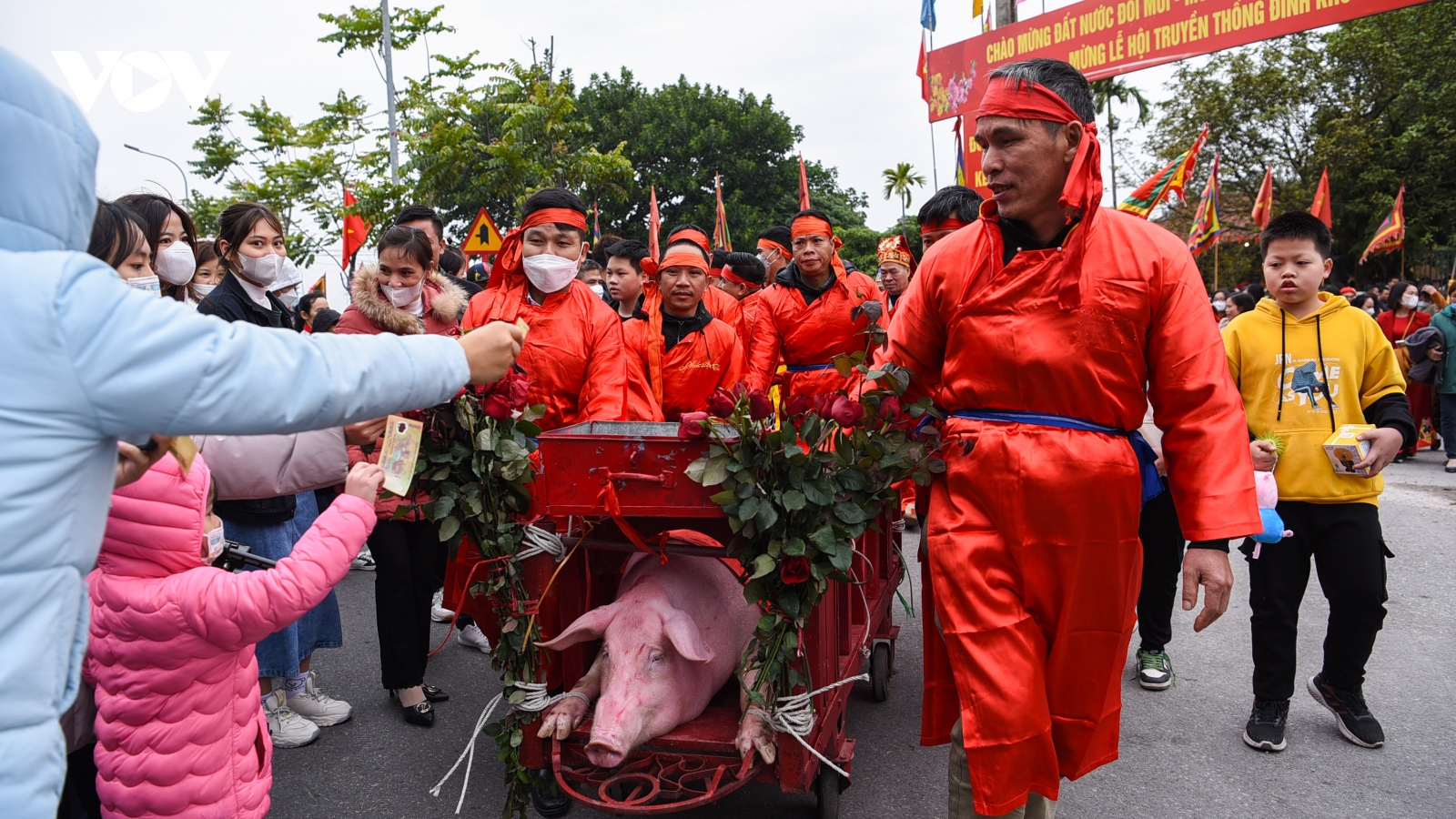 Độc đáo lễ hội chém lợn làng Ném Thượng ở Bắc Ninh 