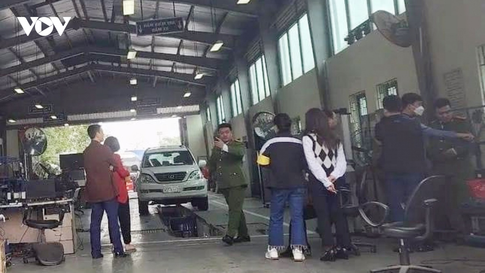 Khởi tố thêm 5 bị can liên quan sai phạm đăng kiểm tại Hà Nội
