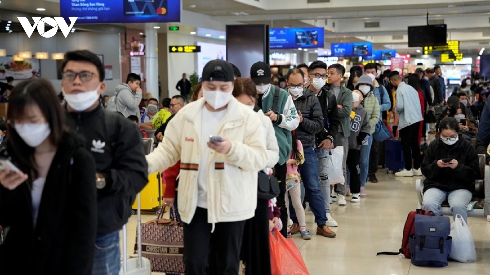 Sân bay Nội Bài chuyển gần 900.000 khách trong đợt Tết Quý Mão 