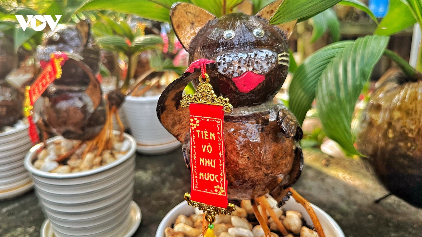 Bonsai mini hình mèo hút khách dịp Tết Quý Mão 2023