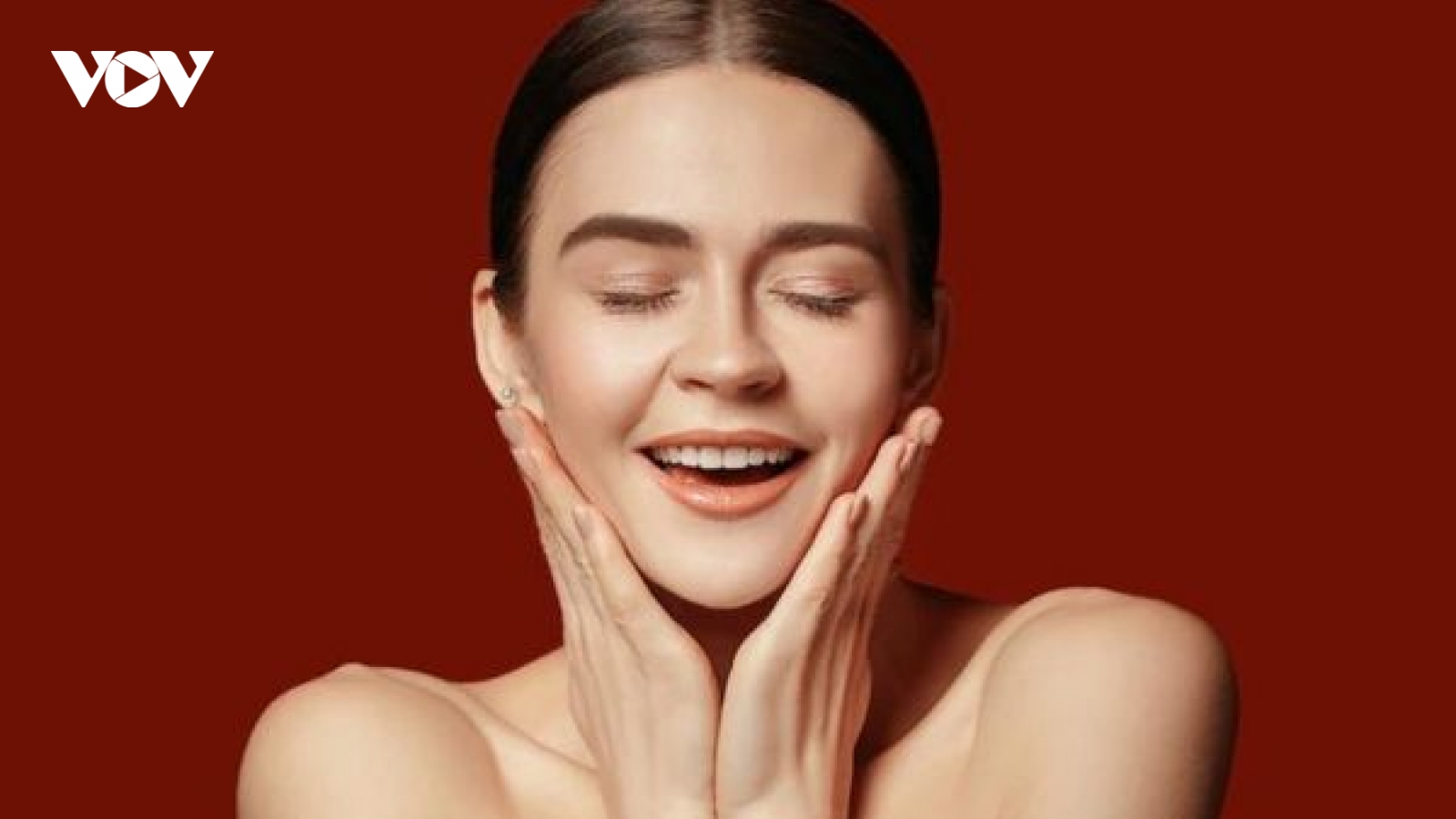 Mách nàng da dầu tự làm toner tự nhiên tại nhà