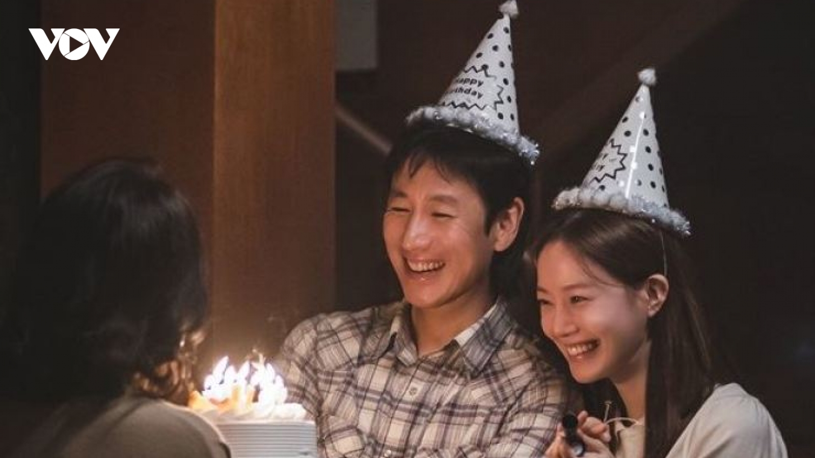 Lee Sun-kyun "Parasite" sánh vai cùng Moon Chae-won trong phim mới