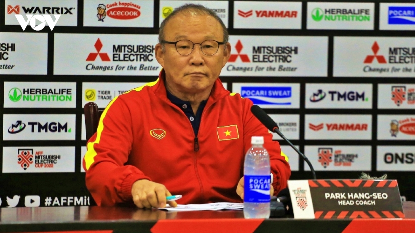HLV Park Hang Seo đưa ra lời khuyên với HLV Shin Tae Yong