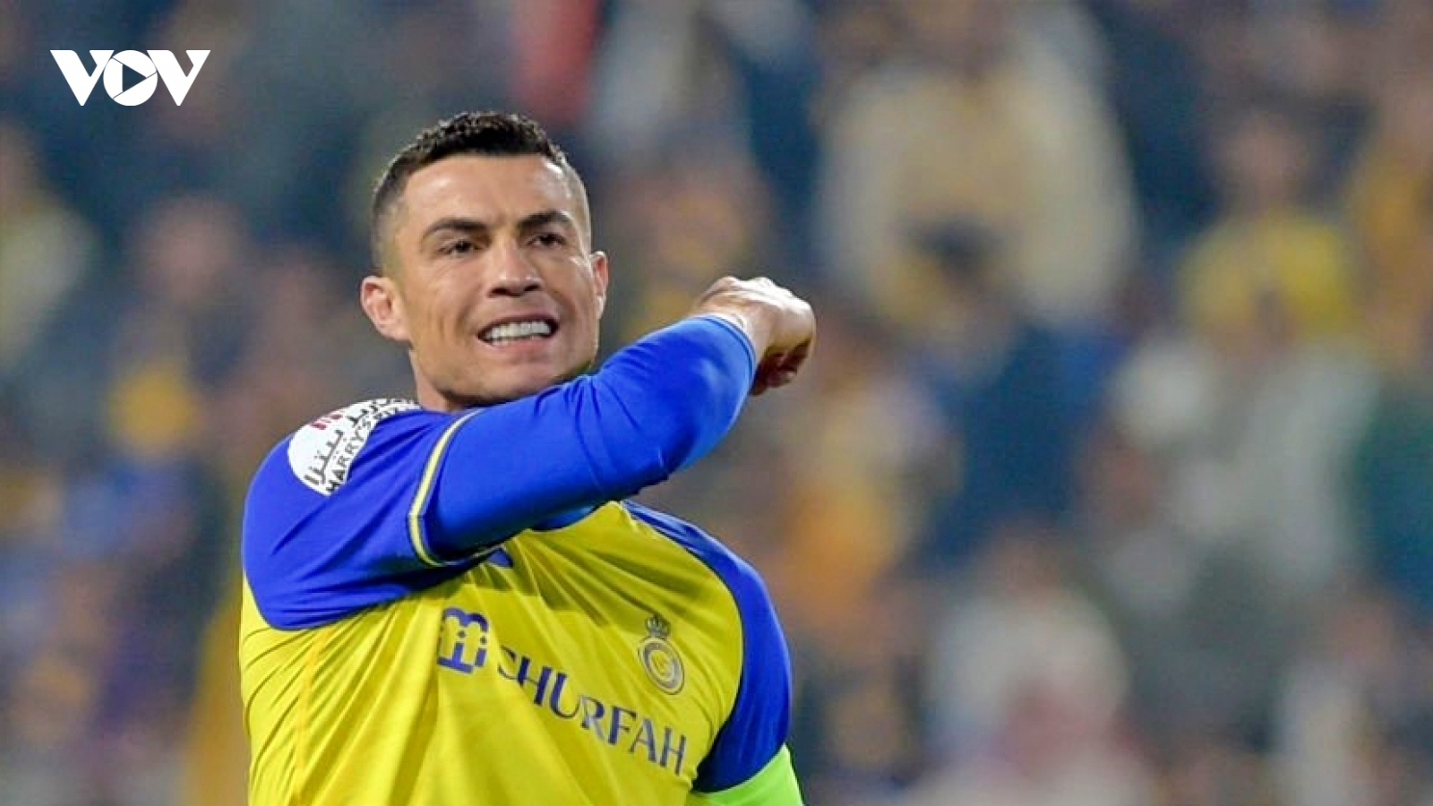 Ronaldo hưởng niềm vui thắng trận trong ngày MU thua Arsenal