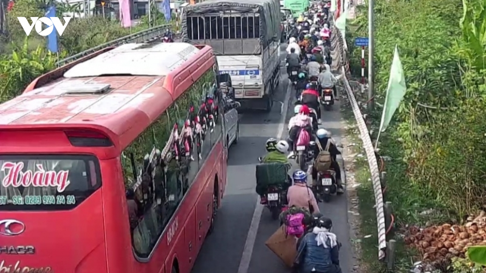 Cửa ngõ miền Tây ùn ứ giao thông nghiêm trọng sau Tết