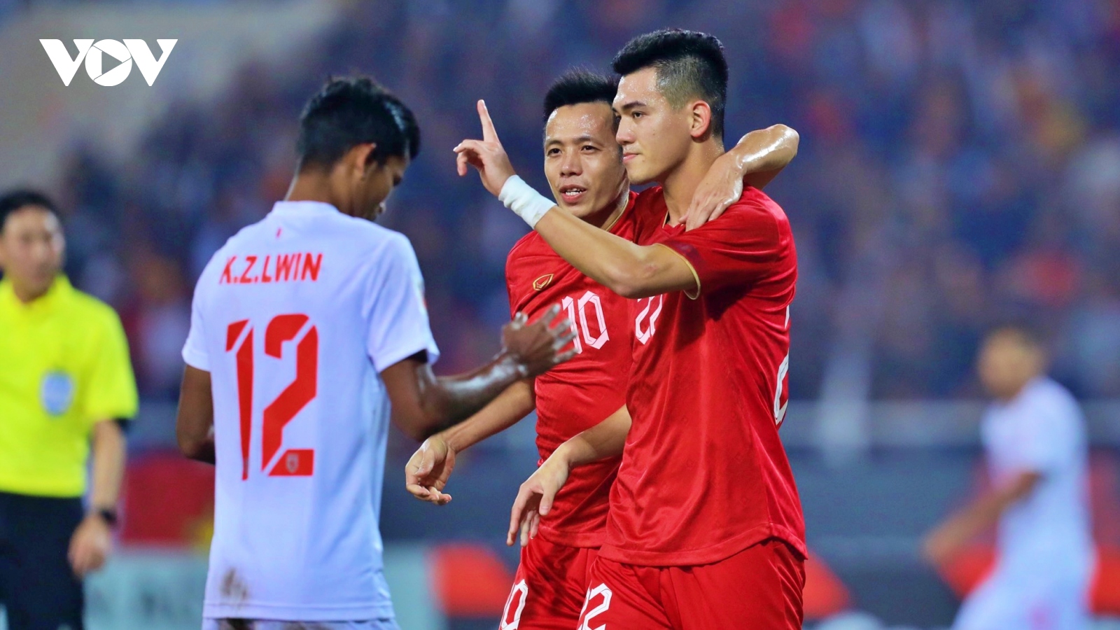 ĐT Việt Nam và ĐT Malaysia giành vé vào bán kết AFF Cup 2022