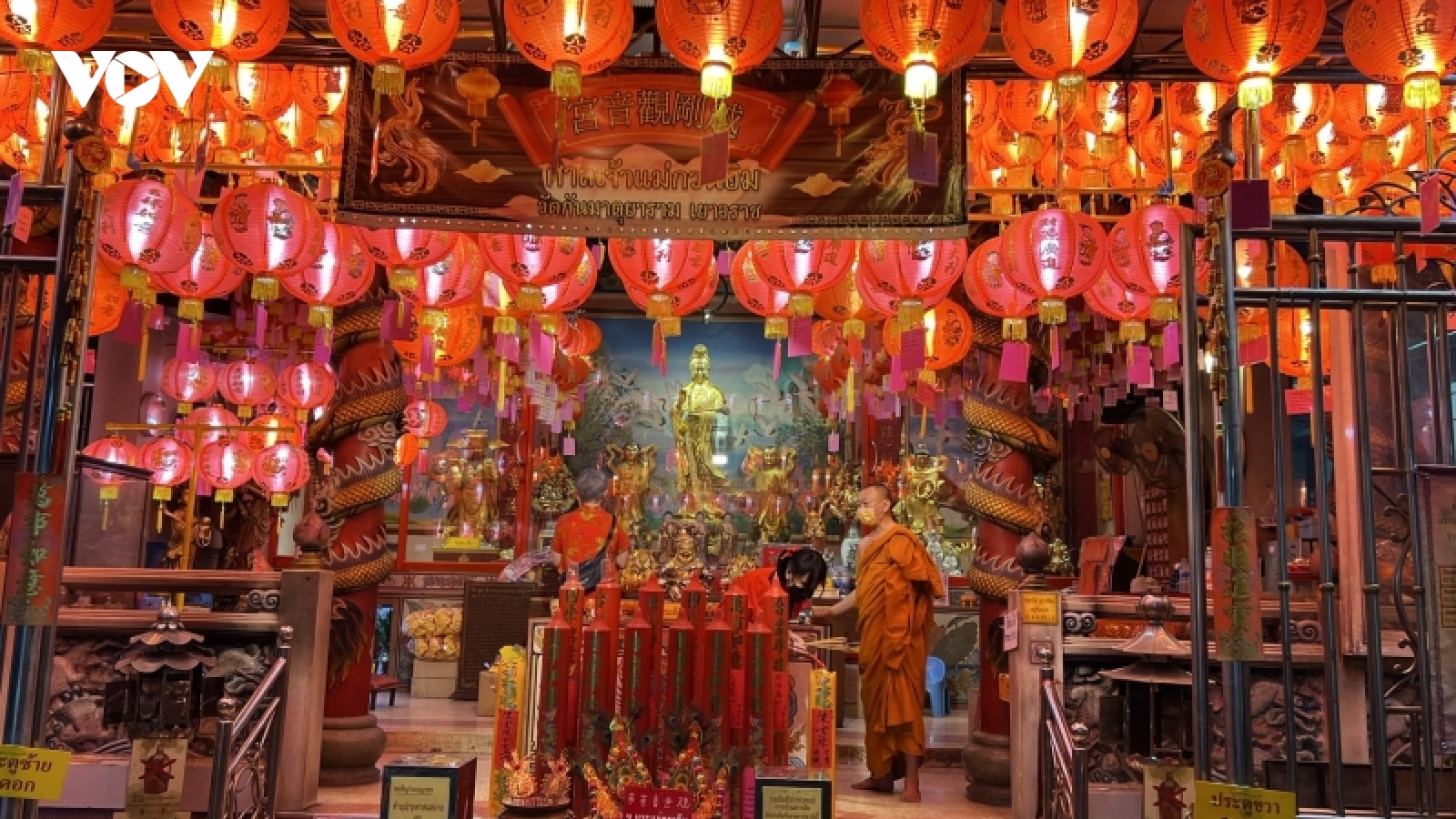Khu phố người Hoa tại Bangkok lung linh, nhộn nhịp dịp Tết Quý Mão