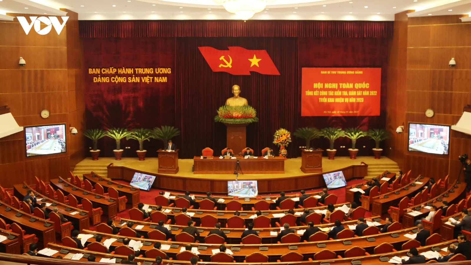 10 ủy viên, nguyên ủy viên Trung ương Đảng bị kỷ luật trong năm 2022