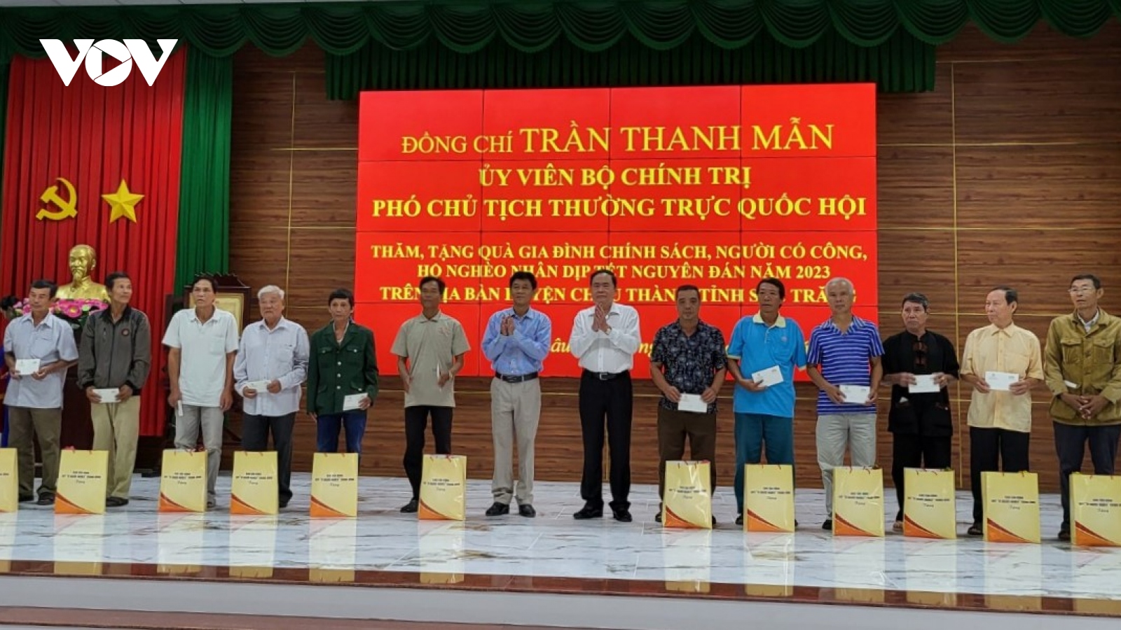 Lãnh đạo Đảng, Nhà nước thăm, tặng quà Tết tại các địa phương