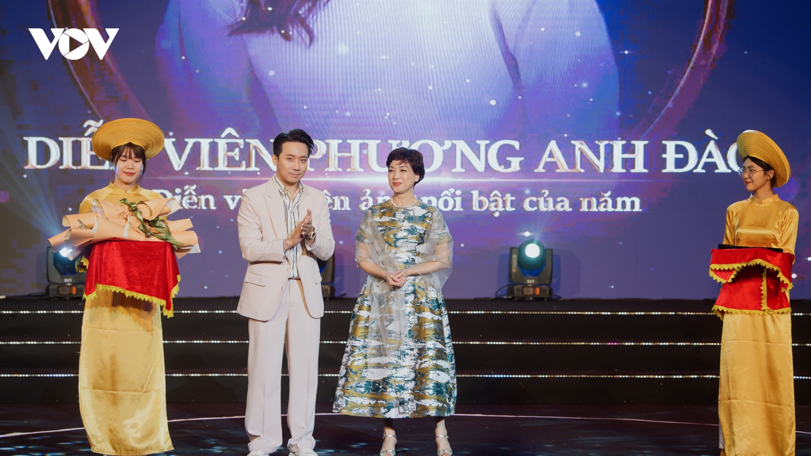 Trấn Thành được vinh danh Diễn viên điện ảnh nổi bật của năm
