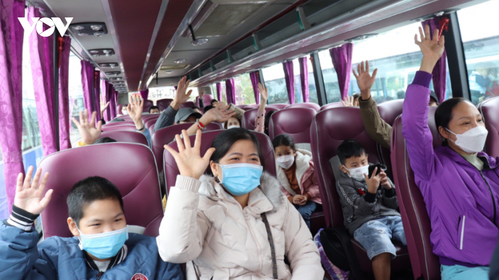 Đà Nẵng tổ chức 70 chuyến xe Công Đoàn đưa công nhân về quê đón Tết