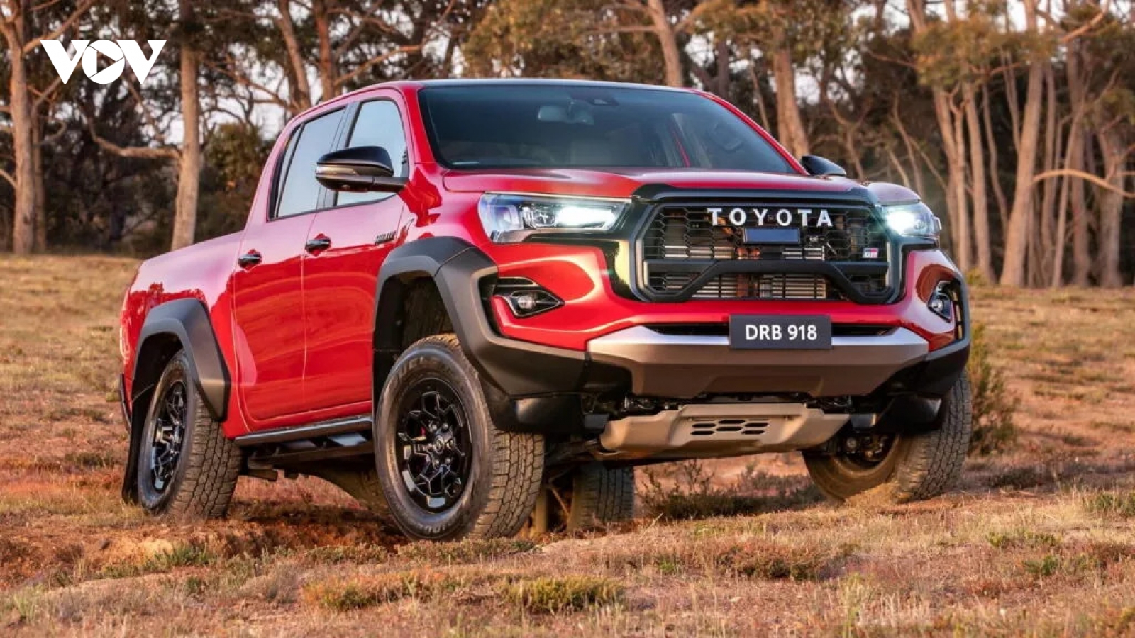 Anh chi tiết Toyota Hilux GR phiên bản thể thao đầy mạnh mẽ