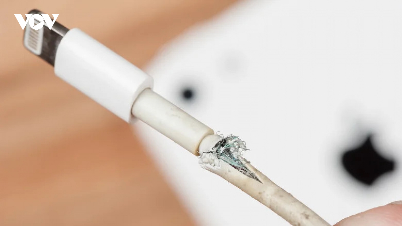 Lý do cáp sạc Apple thường xuyên bị đứt