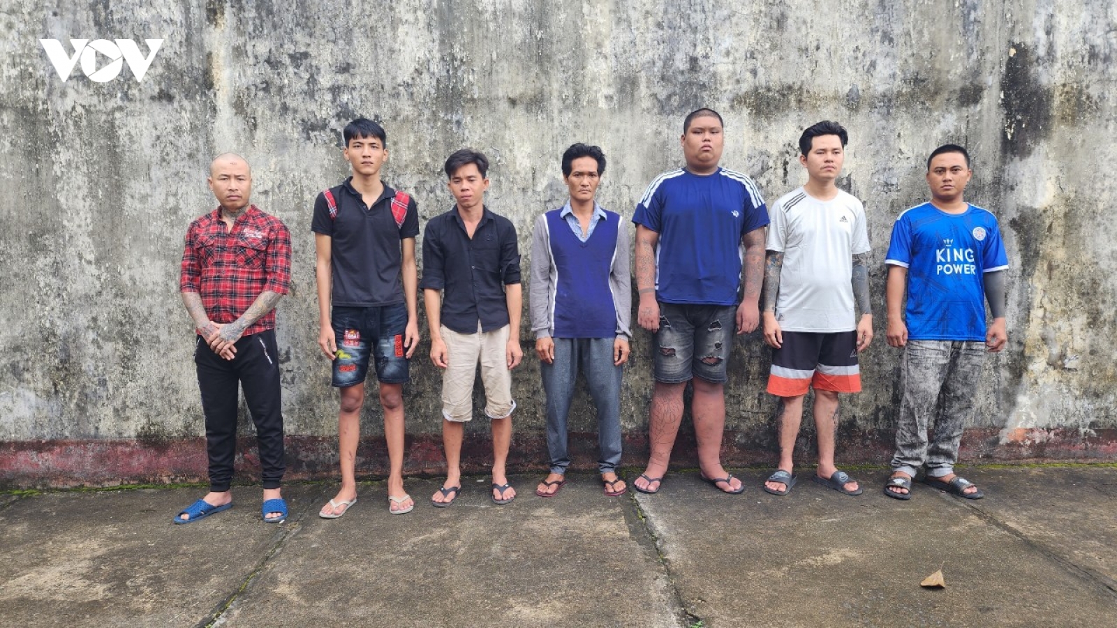 7 đối tượng mang súng đi “quậy” trường gà