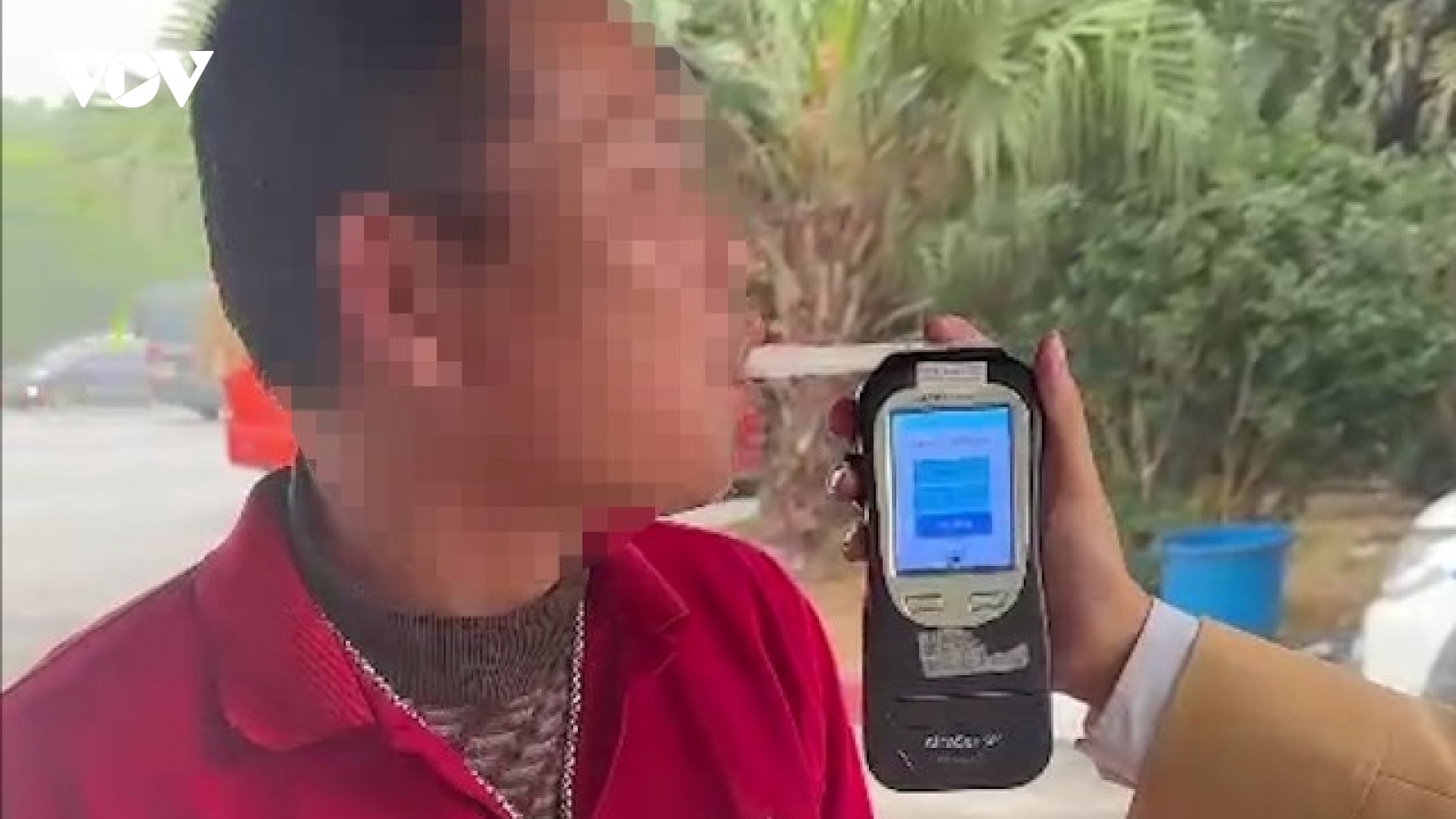 Tài xế xe khách 40 chỗ vi phạm nồng độ cồn "kịch khung" trên cao tốc Nội Bài-Lào Cai
