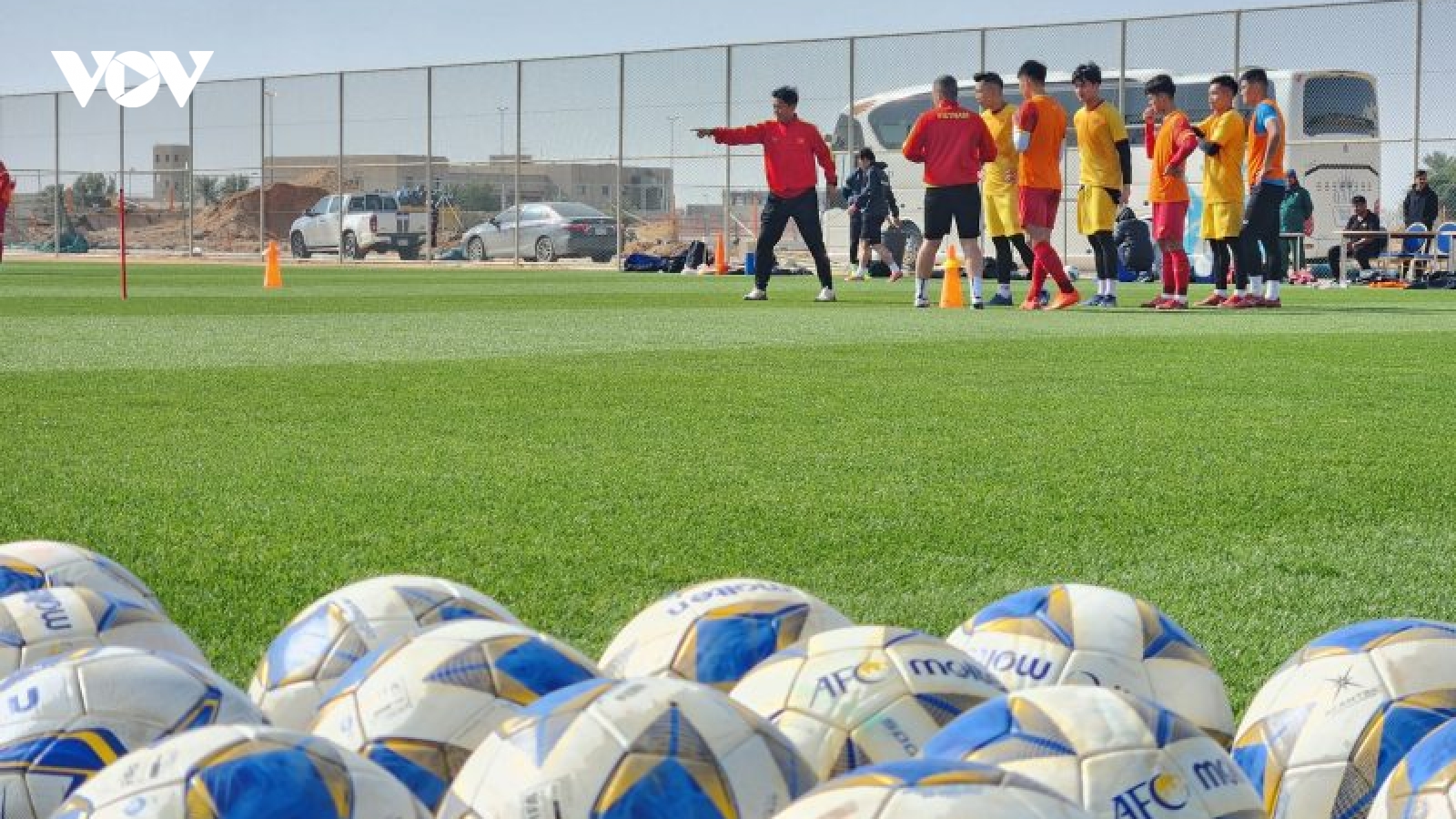 U20 Việt Nam tập luyện trên mặt cỏ "đẹp như mơ" ở Saudi Arabia