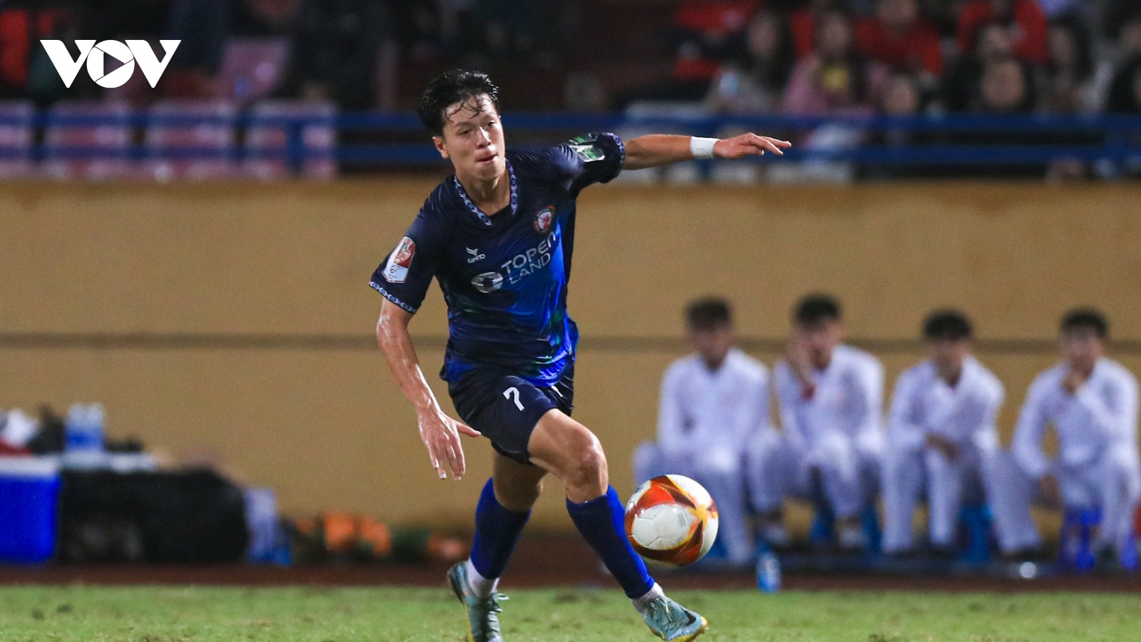 Cầu thủ Việt kiều Viktor Lê gây thất vọng ngày ra mắt V-League 