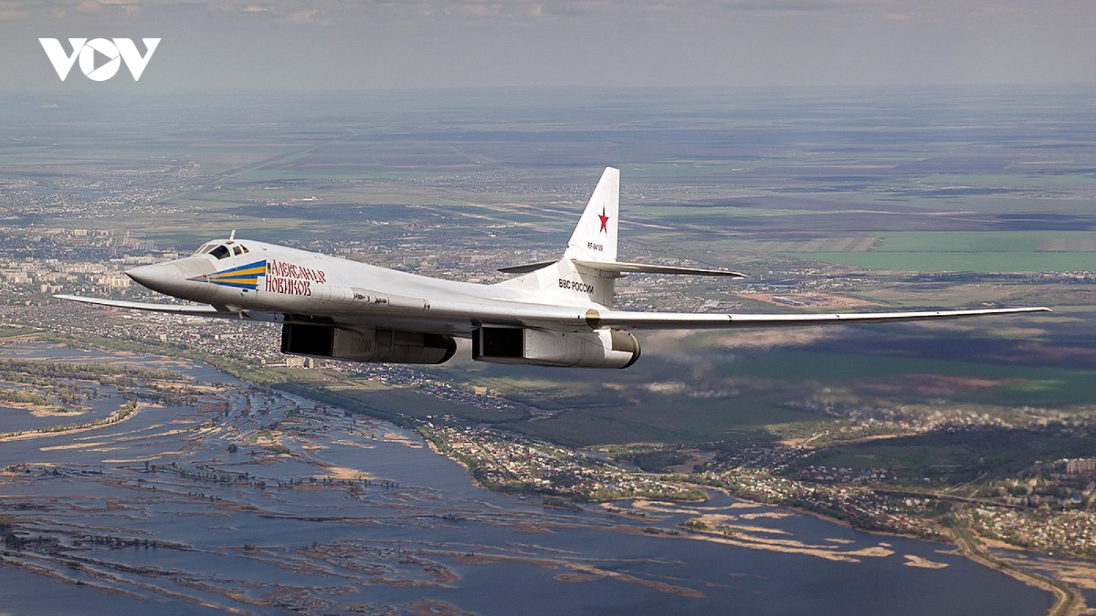 So găng sức mạnh “bóng ma tử thần” B-2 của Mỹ và oanh tạc cơ Tu-160M của Nga