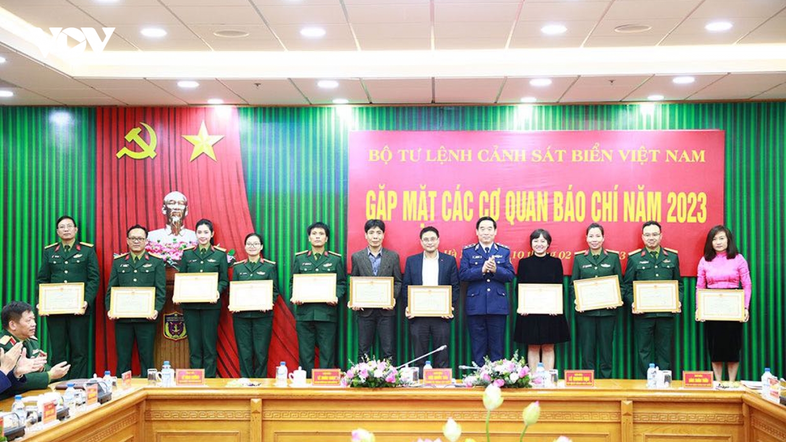 Hình ảnh cảnh sát biển gần gũi quần chúng nhân dân hơn thông qua báo chí