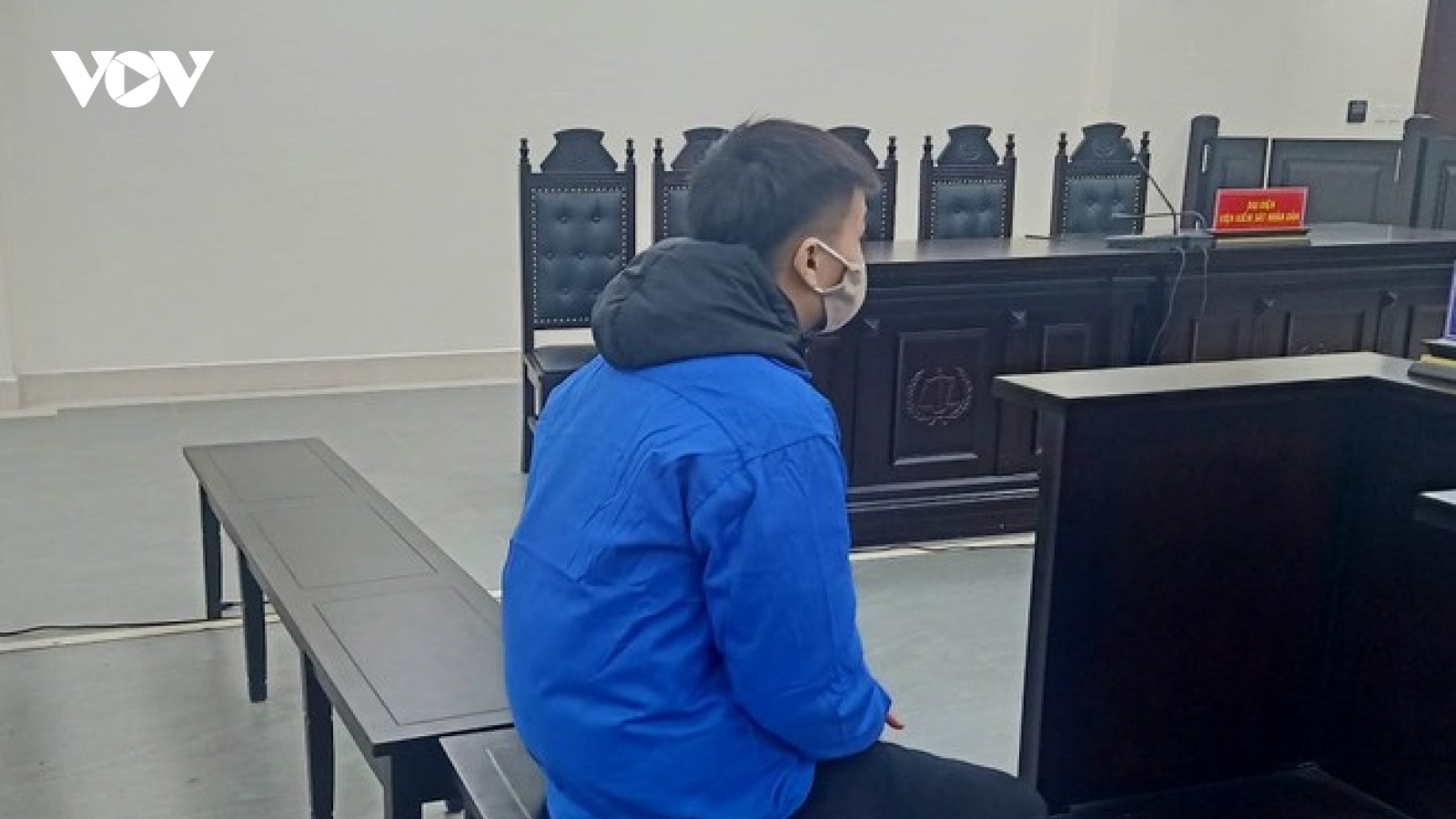 Nam thanh niên hiếp dâm con gái của chủ quán lĩnh án 9 năm tù