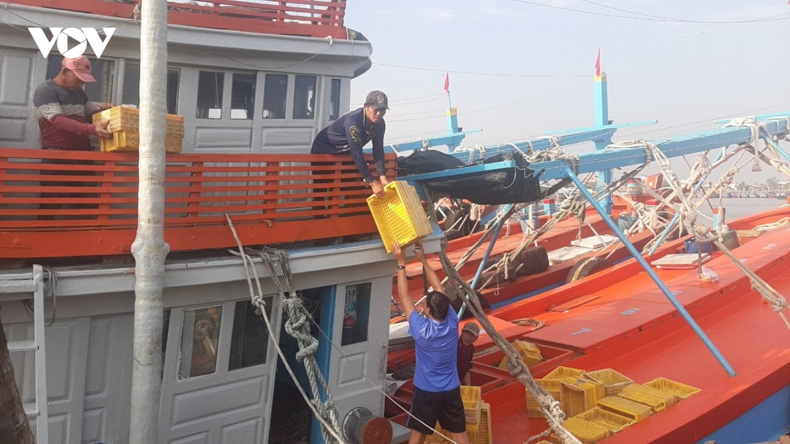 Ngư dân Tiền Giang khẩn trương ra khơi sau Tết