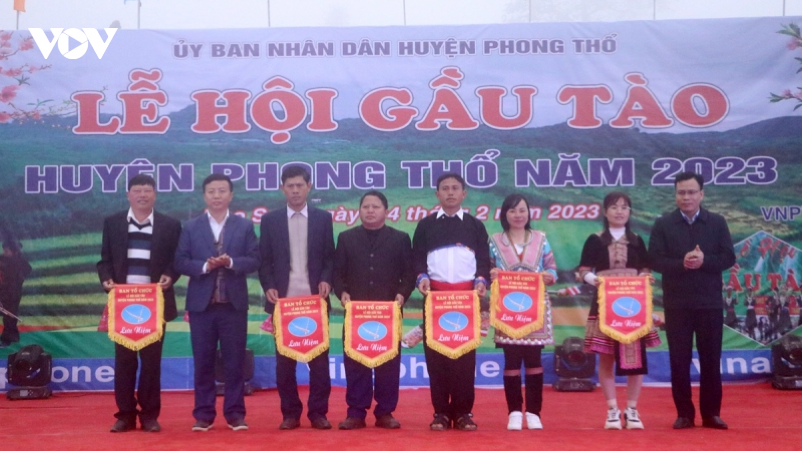 Rẽ sương, vượt núi về Lai Châu trẩy hội Gầu tào