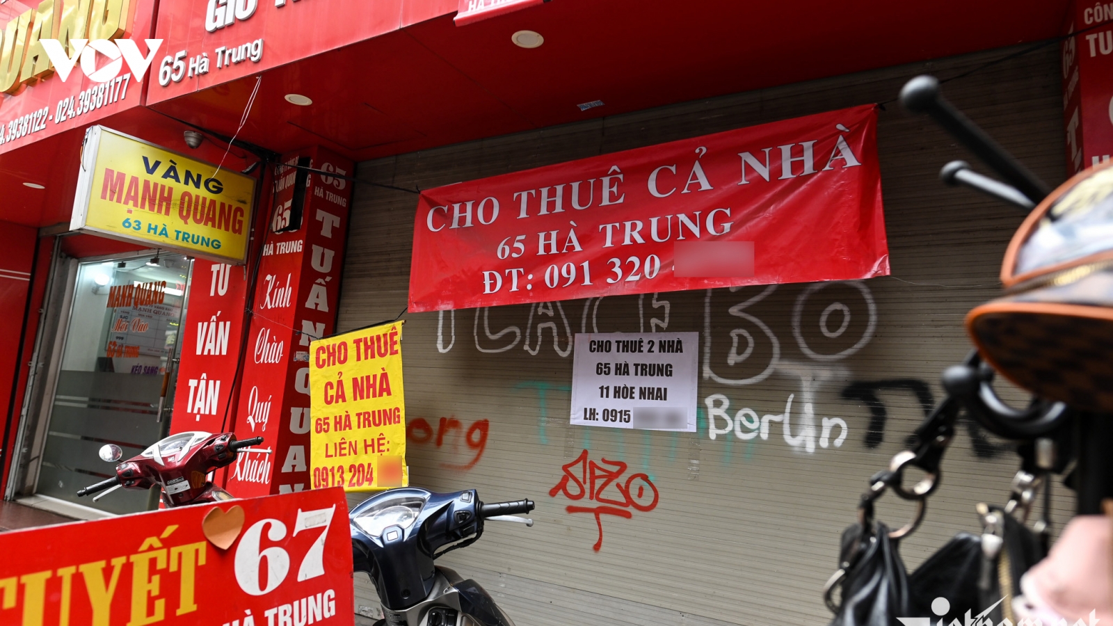 Hàng loạt mặt bằng trung tâm Hà Nội rao vặt tìm khách thuê