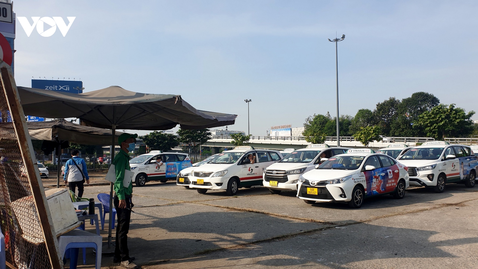 Sân bay Tân Sơn Nhất muốn tiếp tục được sử dụng bãi đậu xe tạm