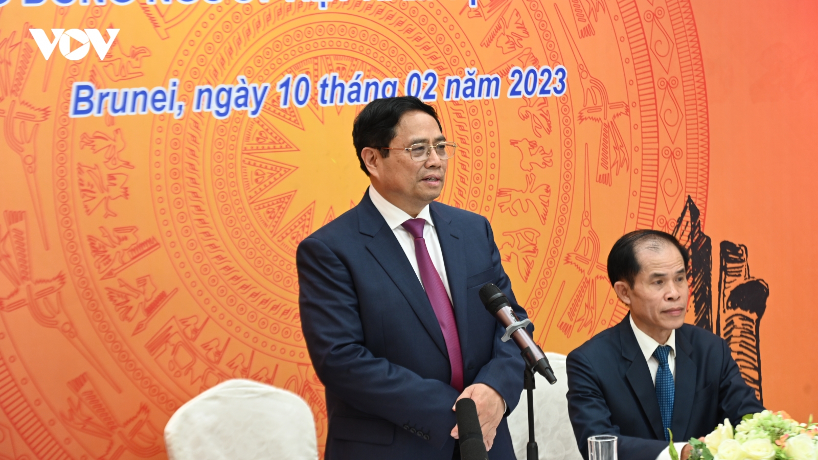 Thủ tướng gặp gỡ cán bộ, nhân viên ĐSQ và đại diện cộng đồng người Việt tại Brunei