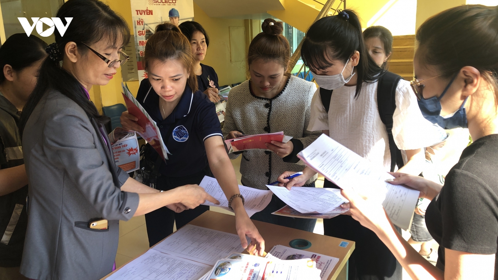 Hỗ trợ, giải quyết việc làm cho hàng trăm nghìn lao động